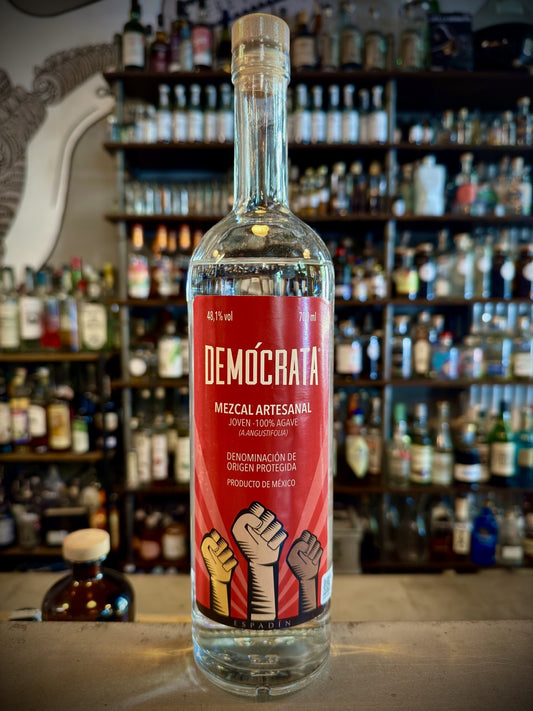 Demócrata Mezcal Artesanal